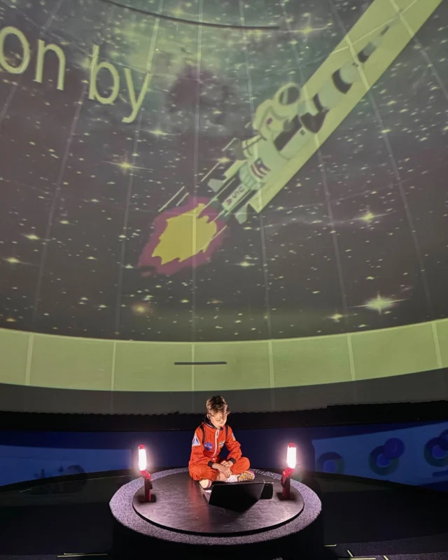 ✈️🌟 This week at Muse Knoxville, Take Flight Week soared to new heights! Highlights included a visit from a colorful hot air balloon, an exciting flight simulation with a guest flight attendant, and plenty of hands-on activities. 

Plus, we loved hearing from Professor MJ, one of our Student Advisory Board members, during a special Planetarium Talk🪐

Stop by this weekend and burn off some mid-summer energy! ☀️